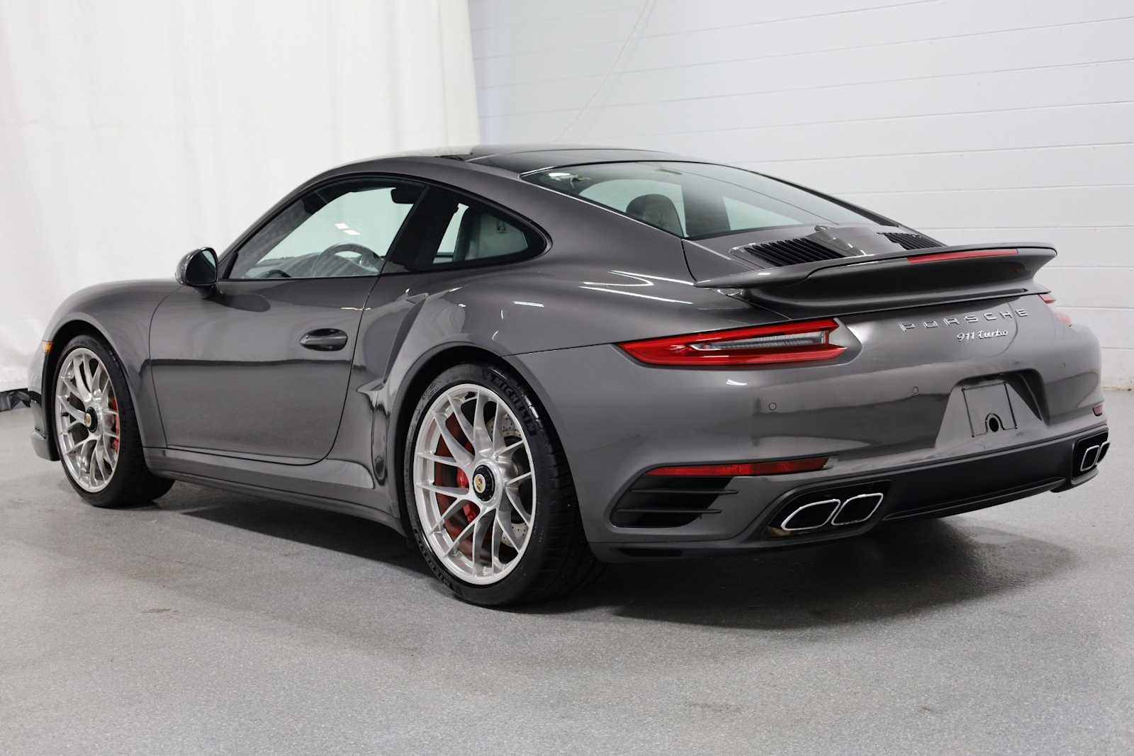2019 Porsche 911 Turbo S photo 3