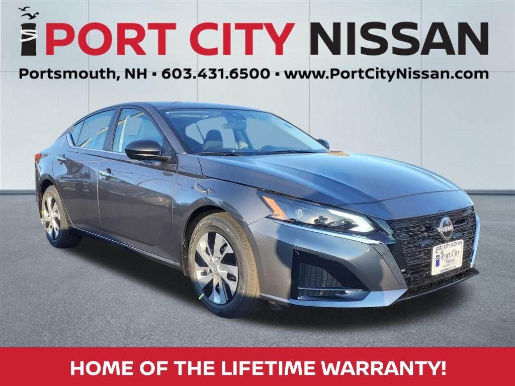 2025 Nissan Altima S's photo