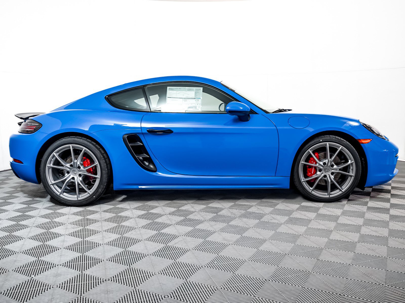 2025 Porsche Cayman S photo 8
