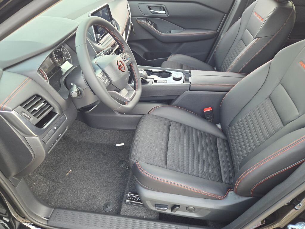 2026 Nissan Rogue SV photo 19