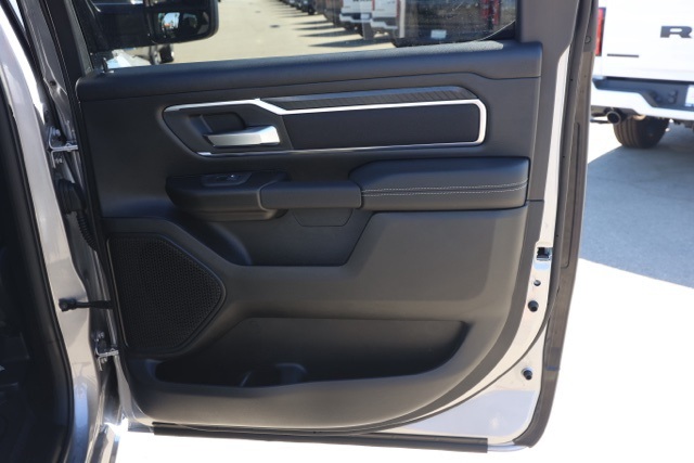 New 2026 Billet Silver Metallic Clear-Coat Exterior Paint RAM Big Horn/Lone Star image 17