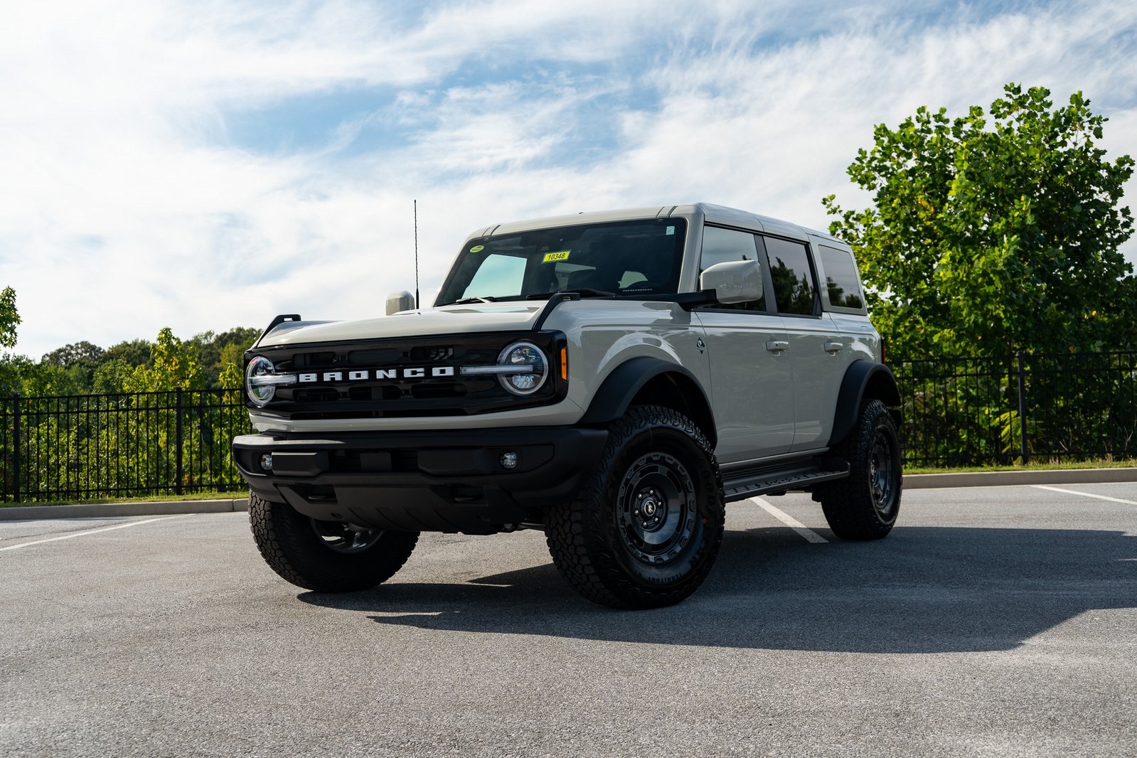 2025 Ford Bronco 4-Door Outer Banks's photo
