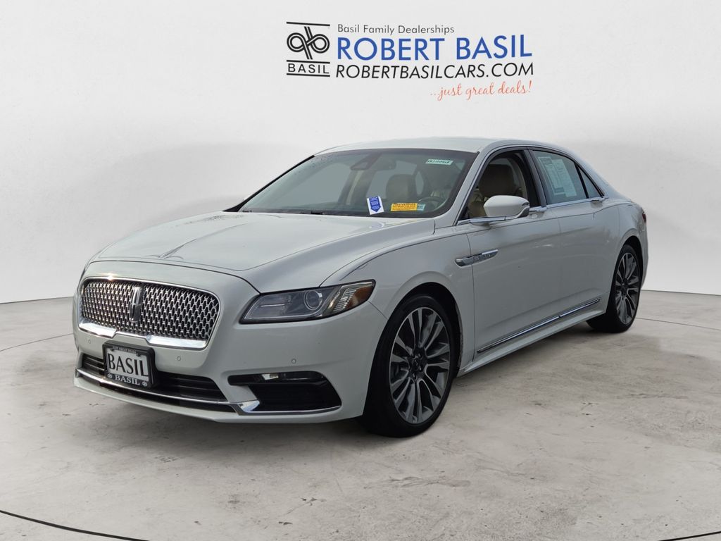 2020 Lincoln Continental Base's photo