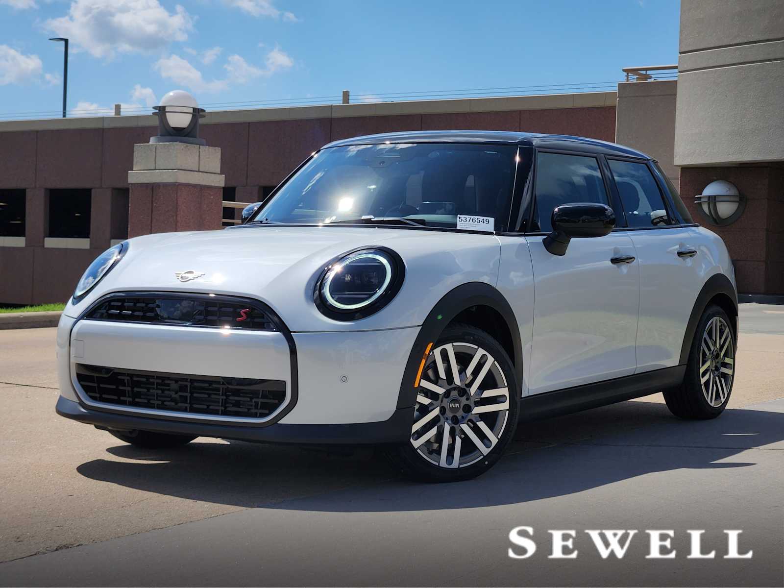 2026 MINI Hardtop 4 Door S's photo