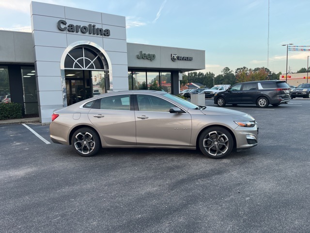 2023 Chevrolet Malibu 1LT photo 2
