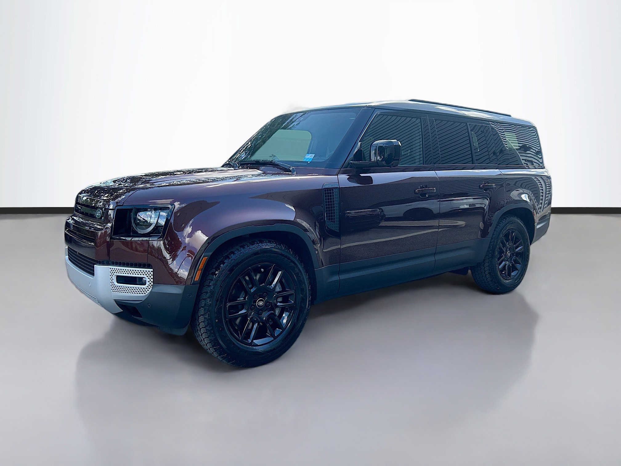 2025 Land Rover Defender S's photo