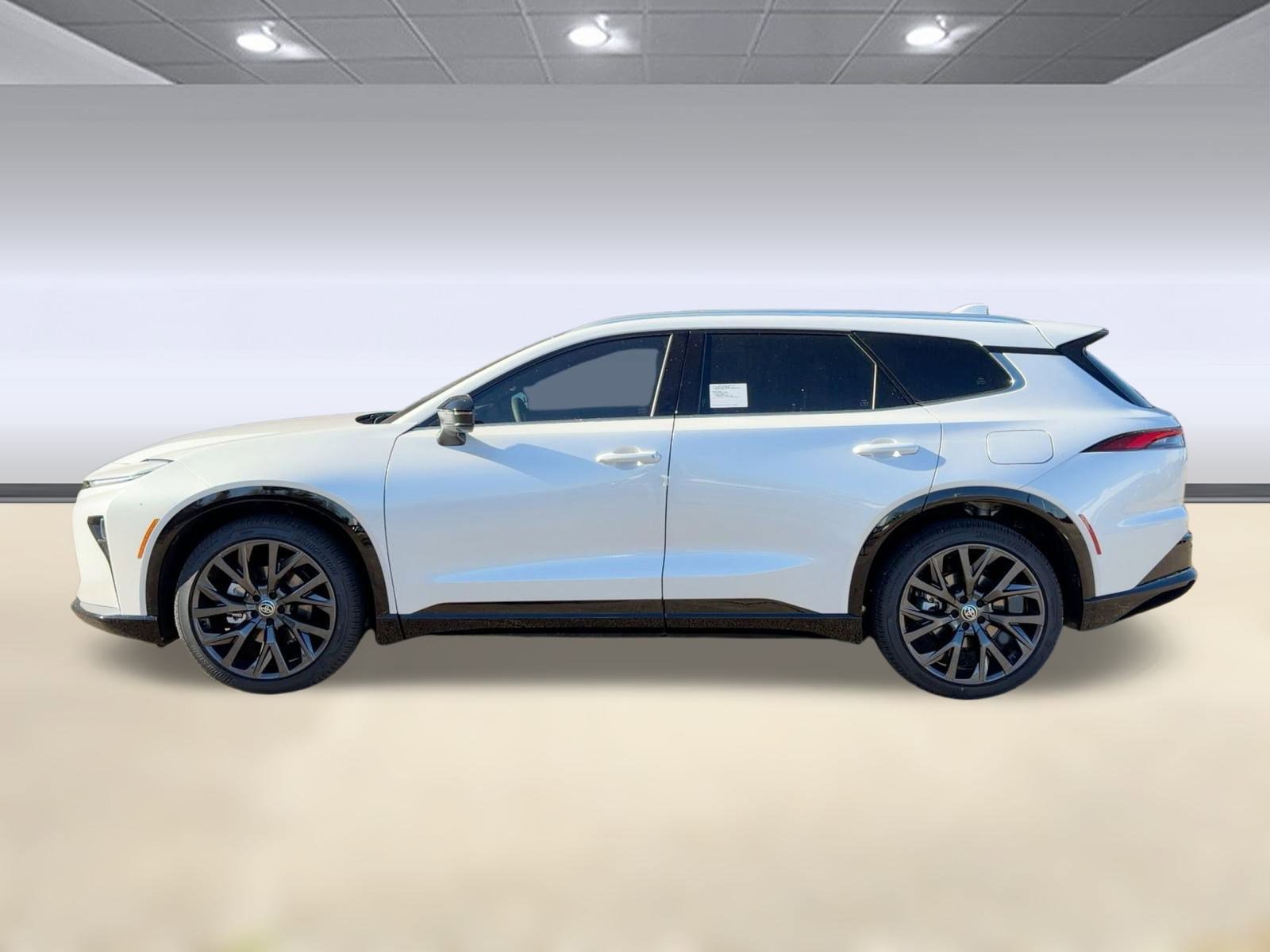 2025 Toyota Crown Signia Limited's photo