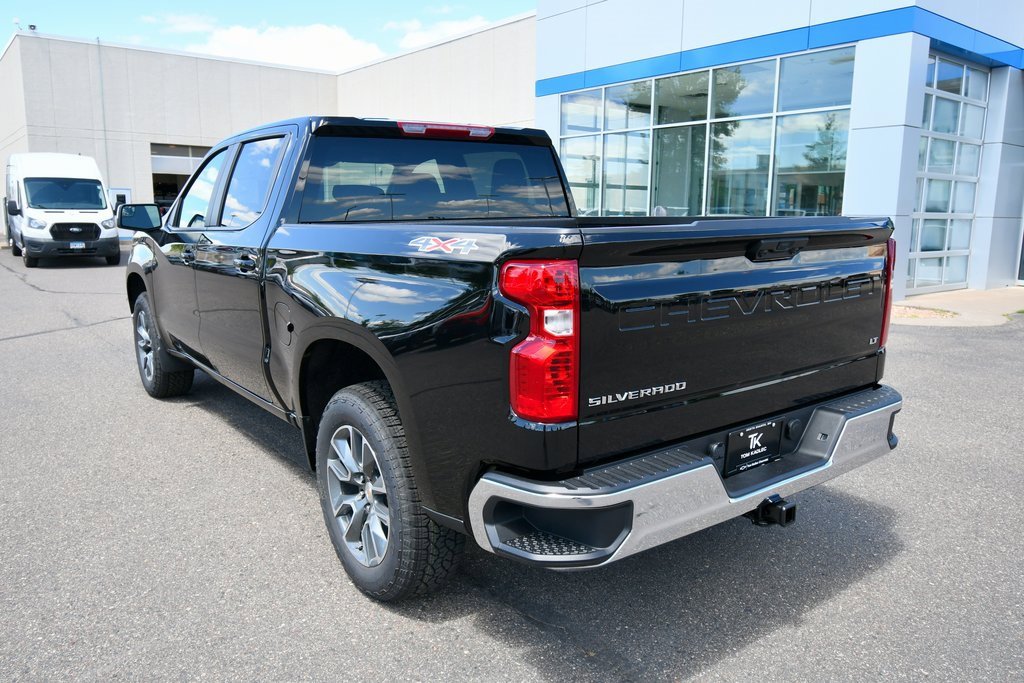 2025 Chevrolet Silverado 1500 LT photo 4
