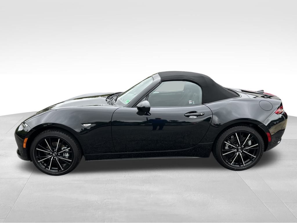2025 Mazda MX-5 Miata Miata Grand Touring photo 2