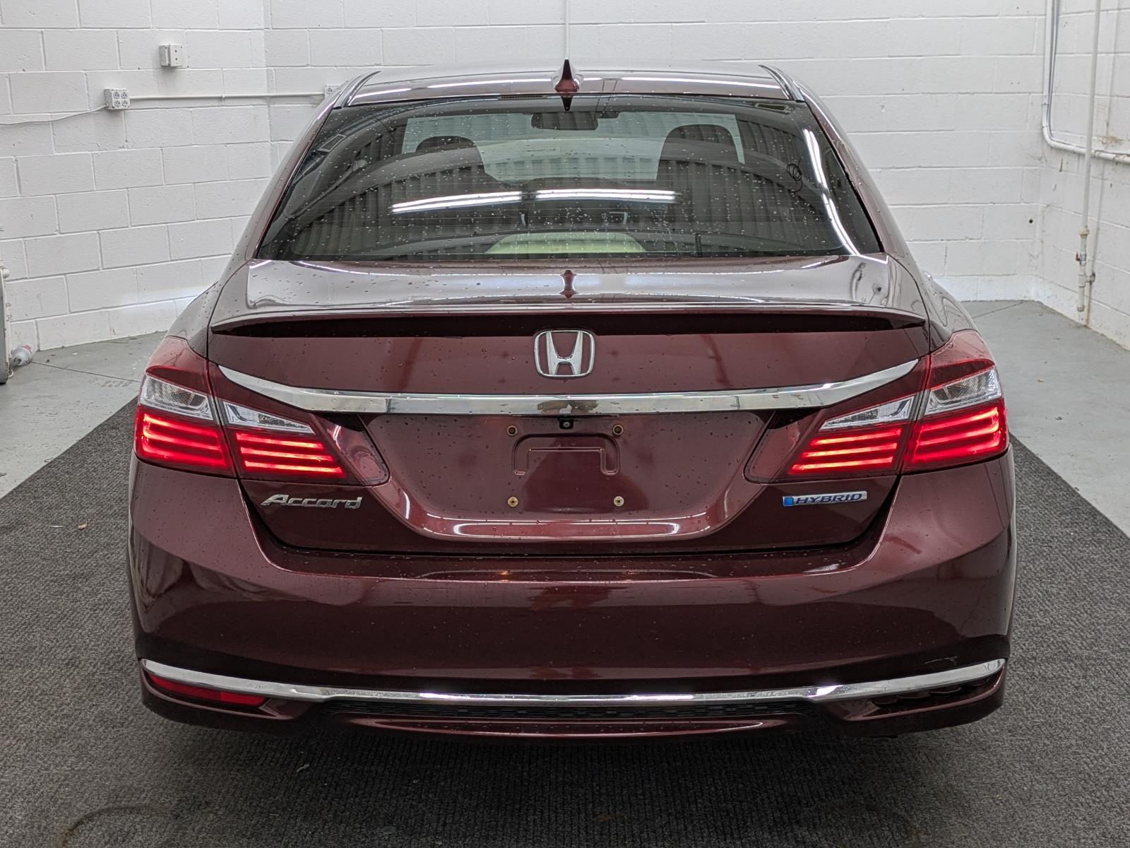 2017 Honda Accord Hybrid photo 16