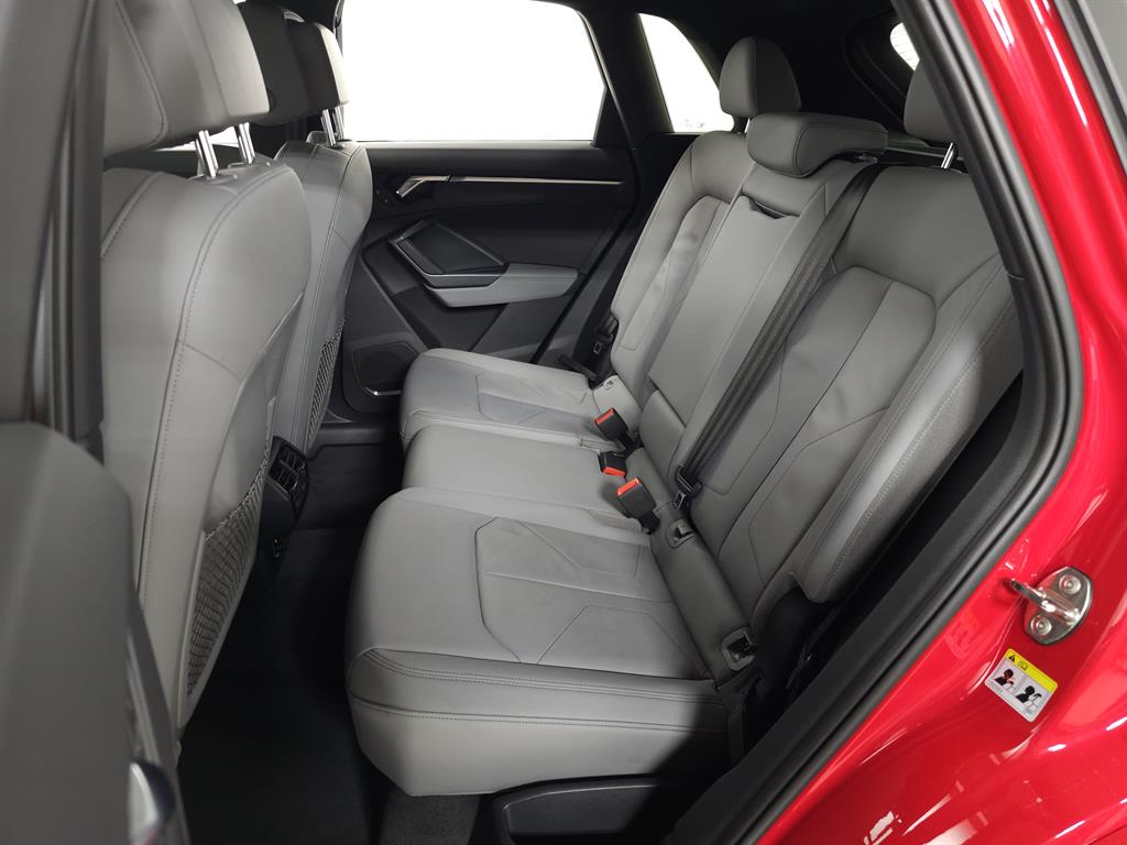 2020 Audi Q3 S line Premium Plus photo 27