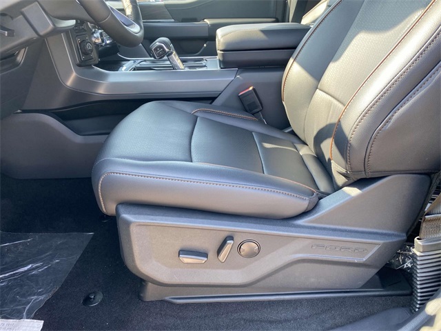 2025 Ford F-150 Lariat photo 12