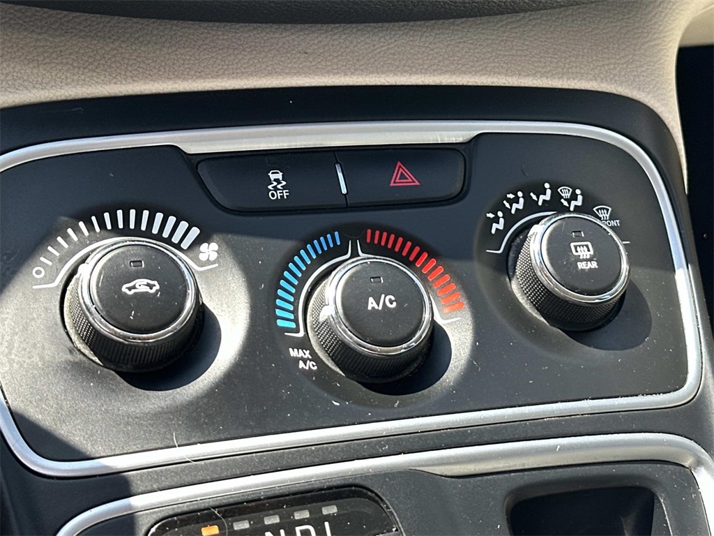 2015 Chrysler 200 LX photo 15