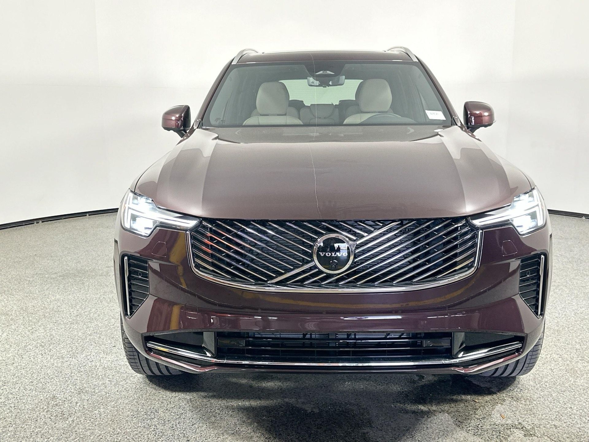 2026 Volvo XC90 B5 AWD Plus photo 2