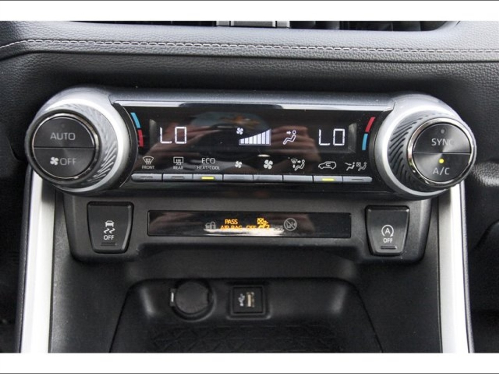 2024 Toyota RAV4 XLE Silver at Robbins Nissan