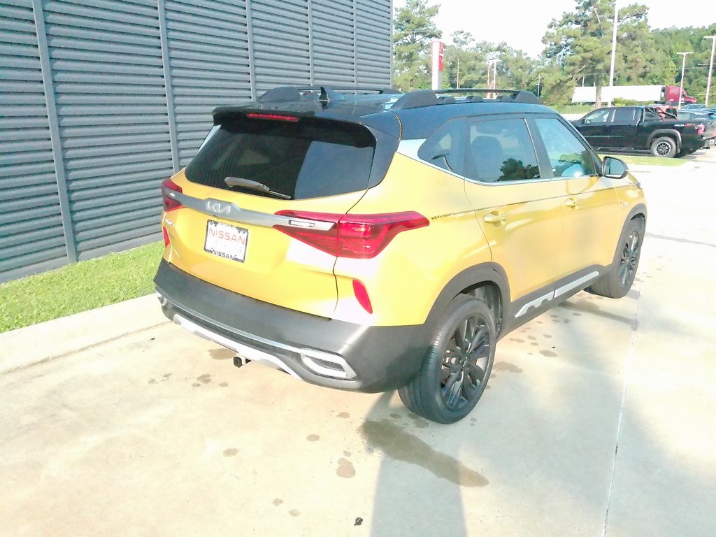 2023 Kia Seltos Nightfall Edition photo 2