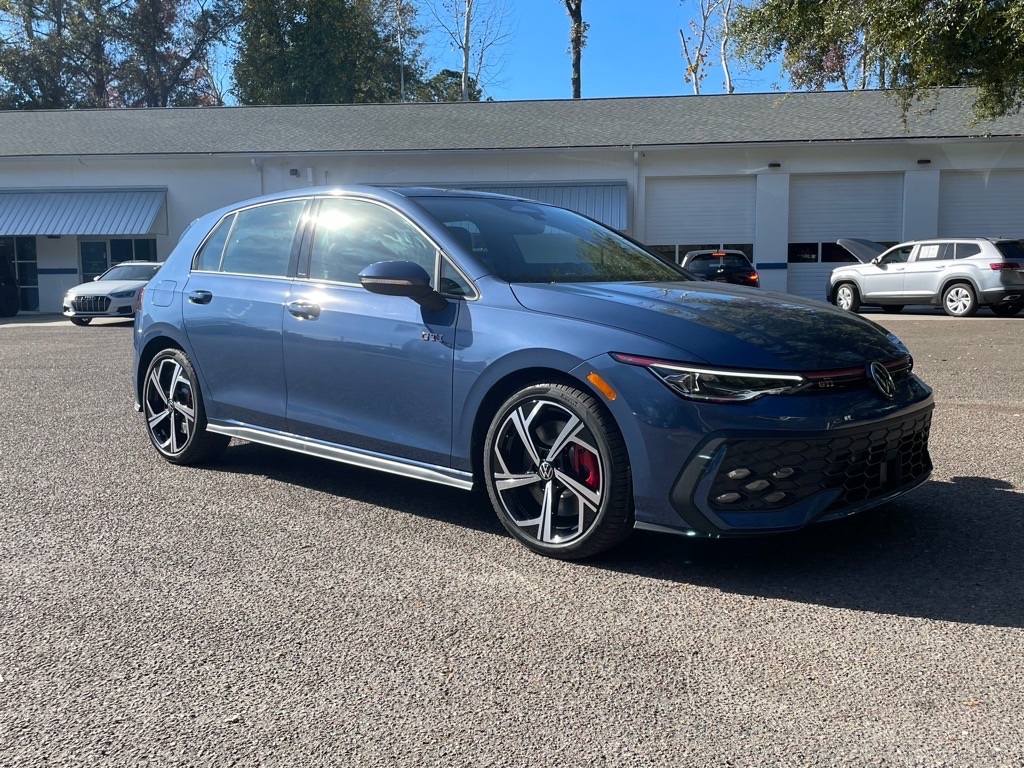 2026 Volkswagen Golf GTI SE's photo