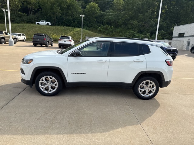 2024 Jeep Compass Latitude photo 4