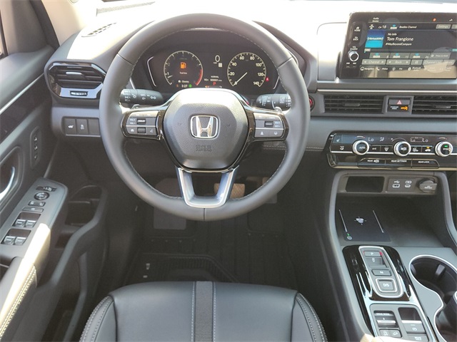 2025 Honda Pilot Touring photo 9