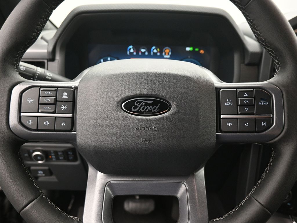 2025 Ford F-150 XLT photo 9