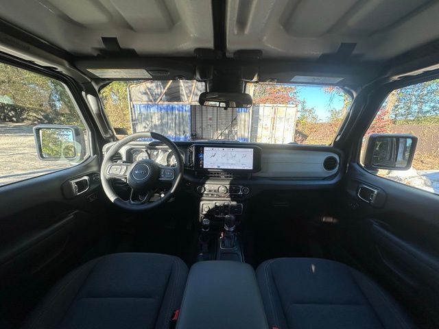 2025 Jeep Gladiator Sport S photo 2