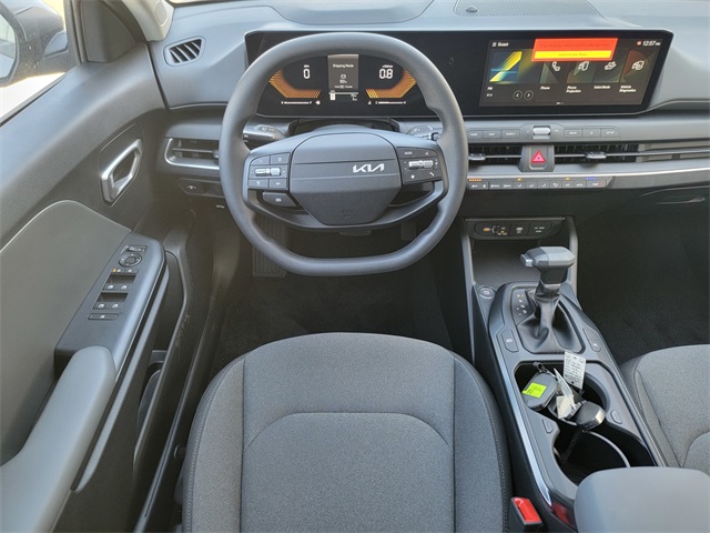 2025 Kia K4 LXS photo 24