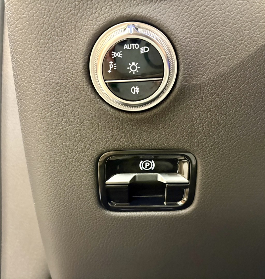 2026 Mercedes Benz GLC 300 4MATIC photo 11