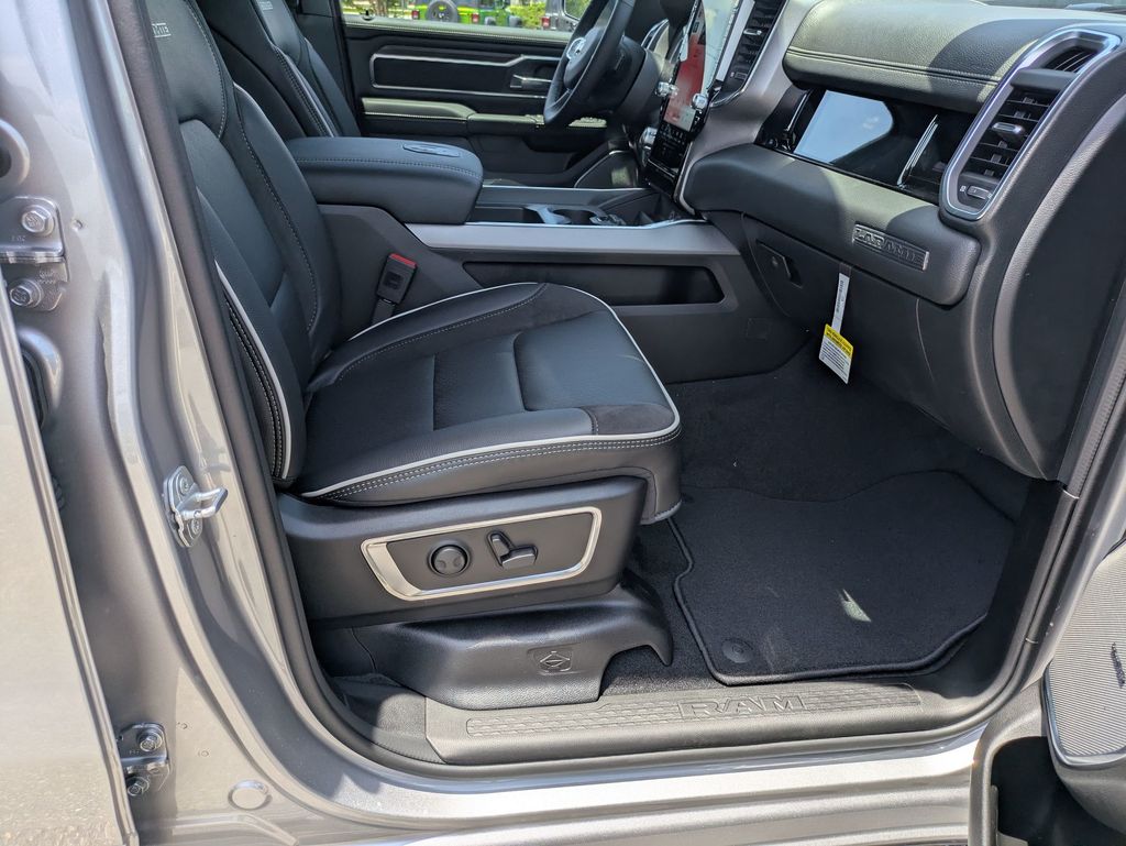 2025 Ram 1500 Laramie photo 31