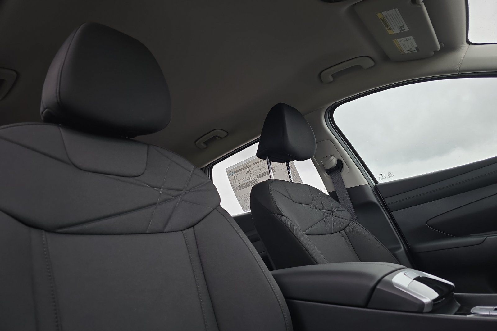 2025 Hyundai Tucson SE photo 16