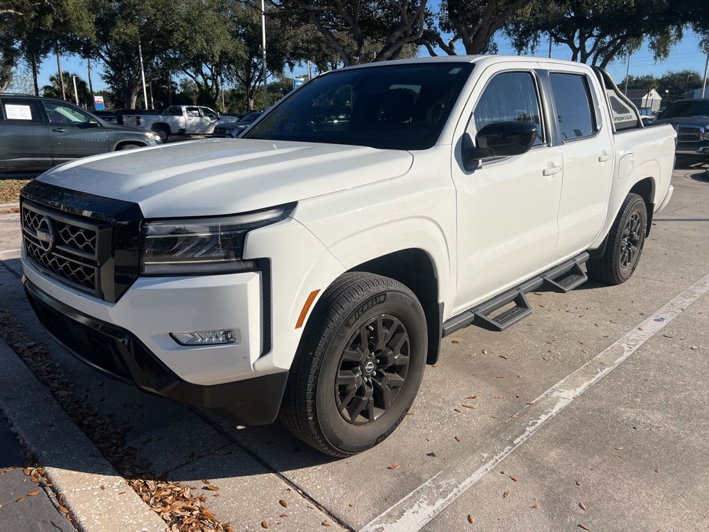 2023 Nissan Frontier SV's photo