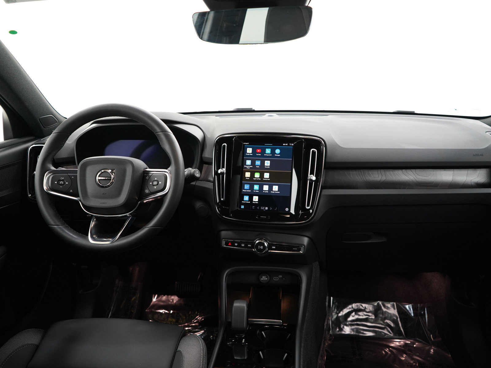 2023 Volvo XC40 Recharge Twin Plus photo 12