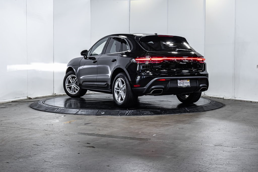 2025 Porsche Macan T photo 3