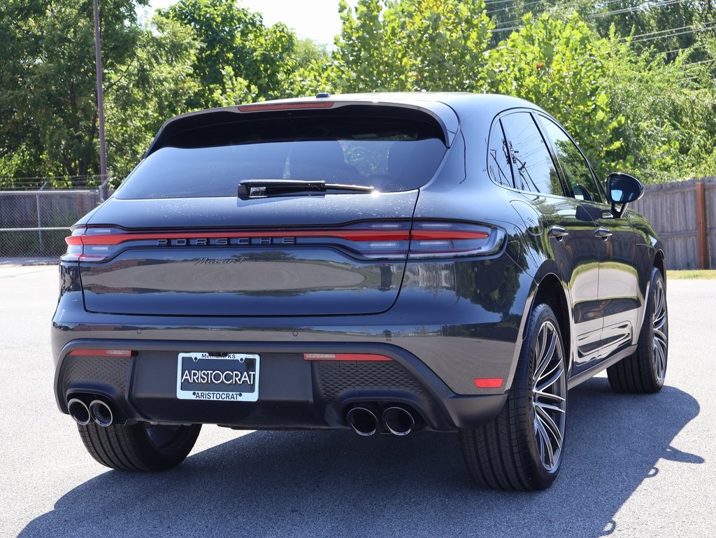 2025 Porsche Macan T photo 6