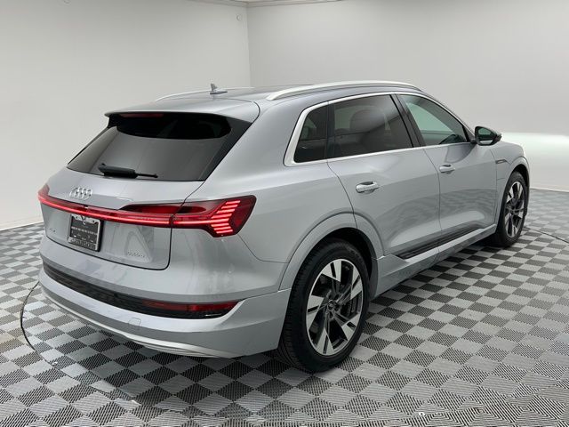2022 Audi e-tron Premium Plus photo 7