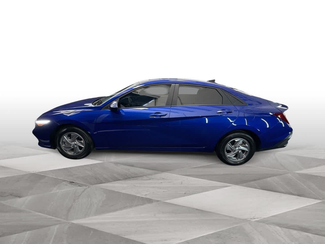 2024 Hyundai Elantra SE photo 4