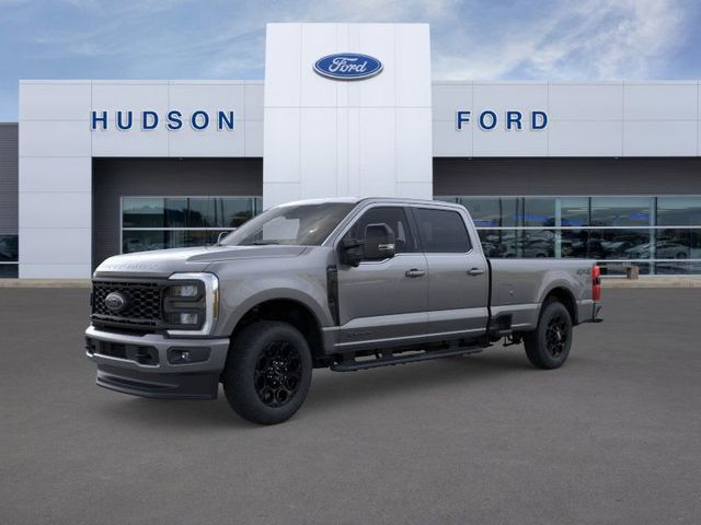 2025 Ford F-350 Super Duty Lariat's photo