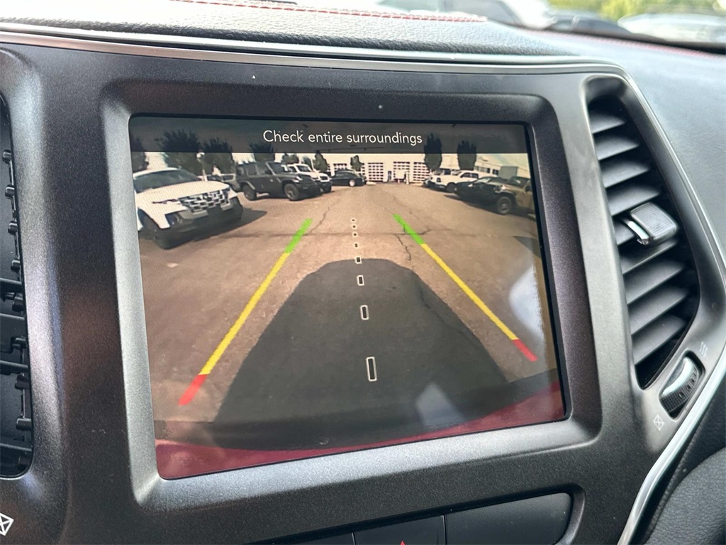 2019 Jeep Cherokee Trailhawk photo 17