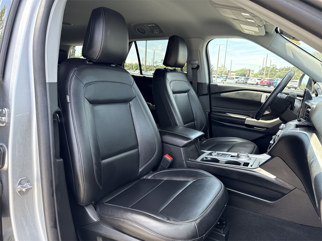 2023 Ford Explorer XLT photo 22