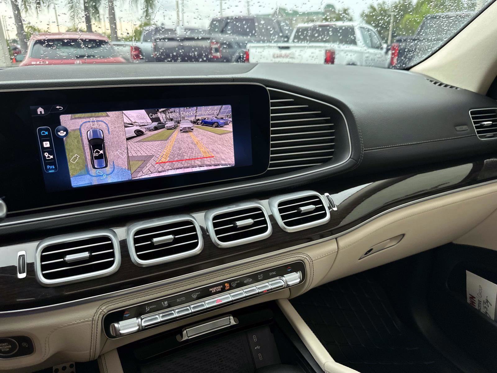 2025 Mercedes Benz GLS 580 4MATIC photo 24