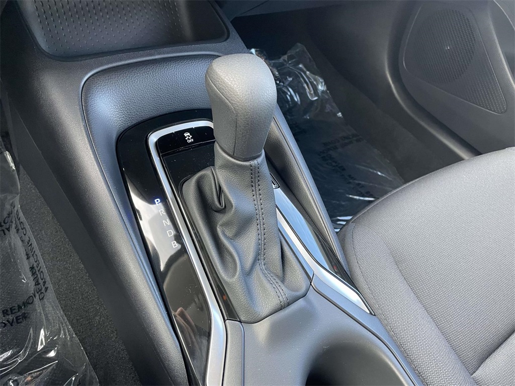 2025 Toyota Corolla LE photo 32