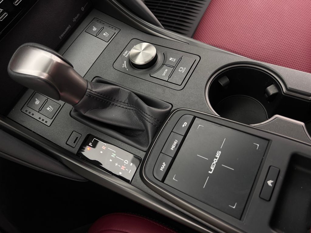2022 Lexus IS 300 photo 23