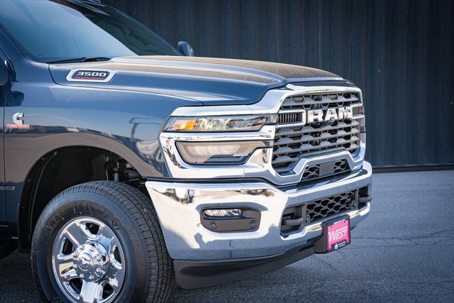 2025 Ram 3500 Tradesman photo 4