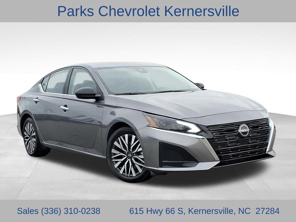 2024 Nissan Altima SV's photo