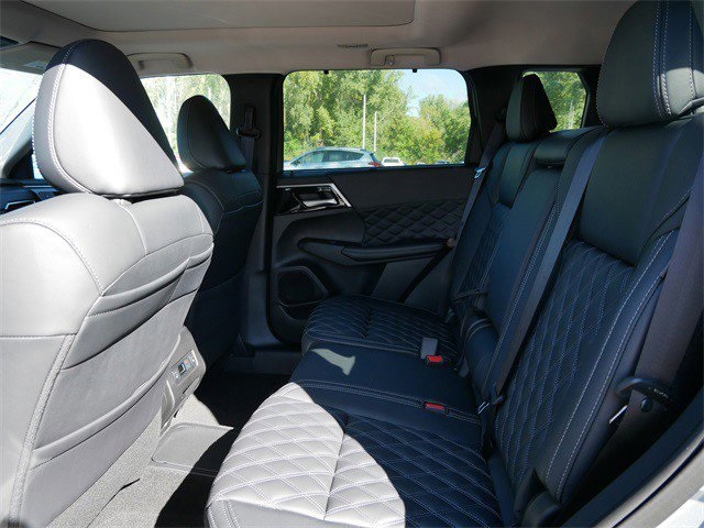 2025 Mitsubishi Outlander PHEV SEL photo 5