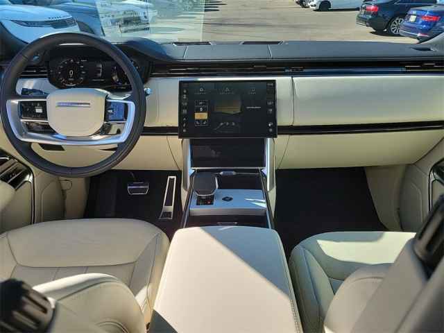 2025 Land Rover Range Rover SE photo 22