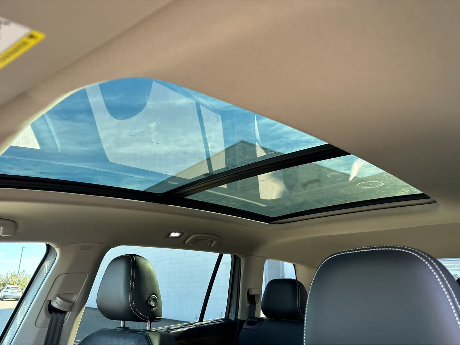 2025 Volkswagen Atlas SE Technology photo 10