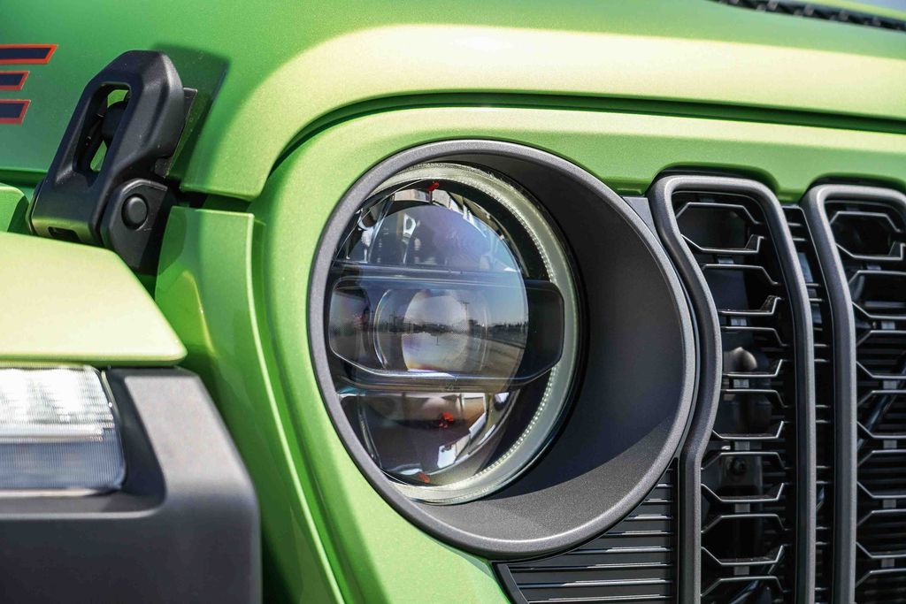 2025 Jeep Gladiator Mojave photo 3