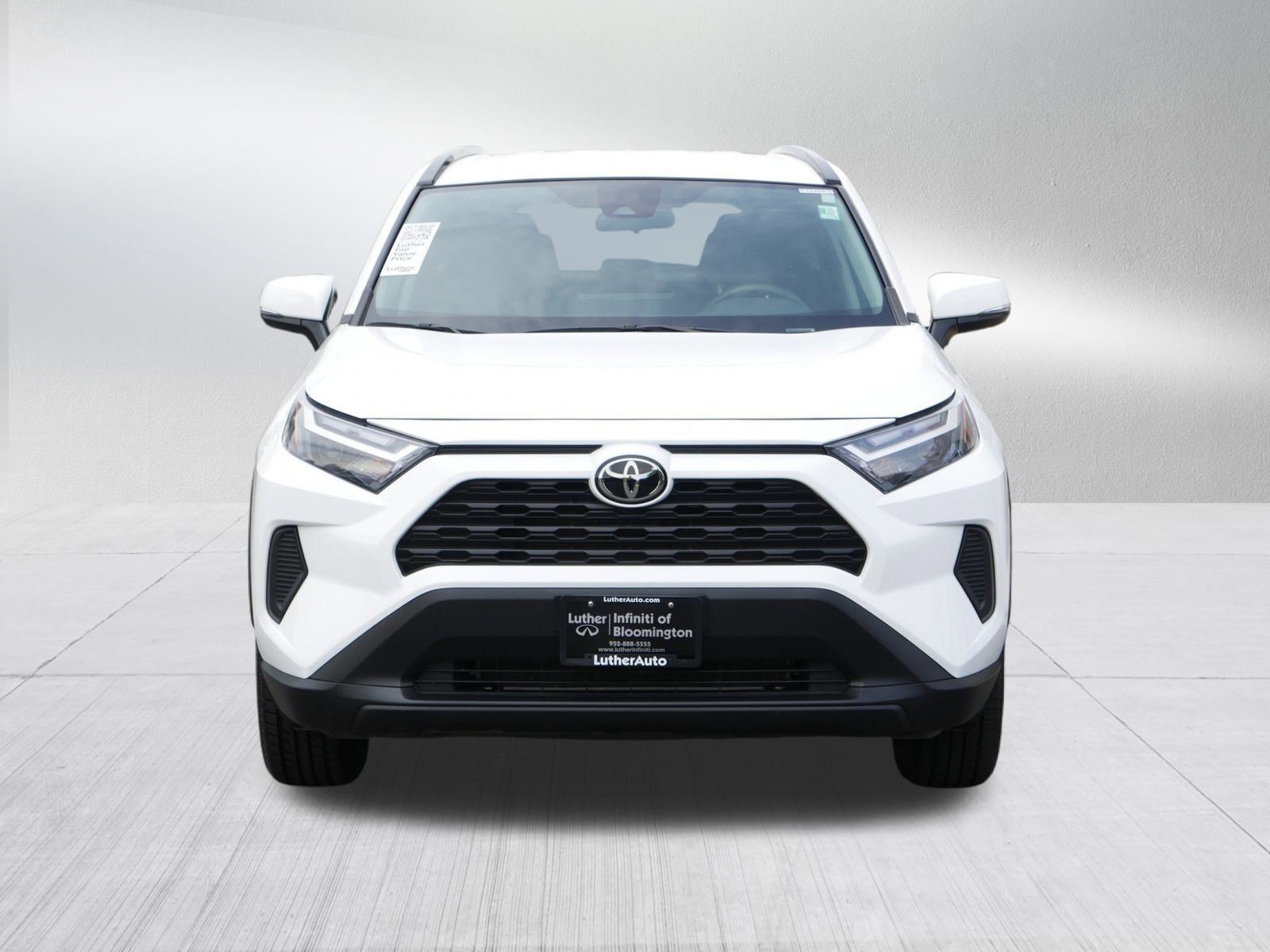 2023 Toyota RAV4 XLE photo 2