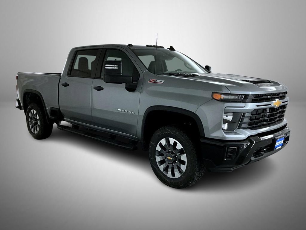 2026 Chevrolet Silverado 2500HD Custom photo 3
