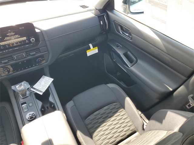 2025 Nissan Pathfinder S photo 4